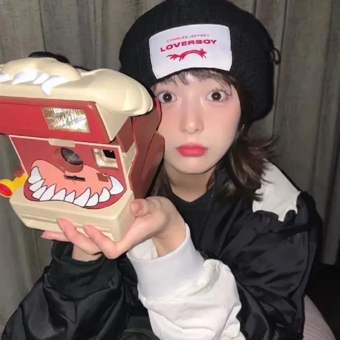 恋爱要在世界征服后